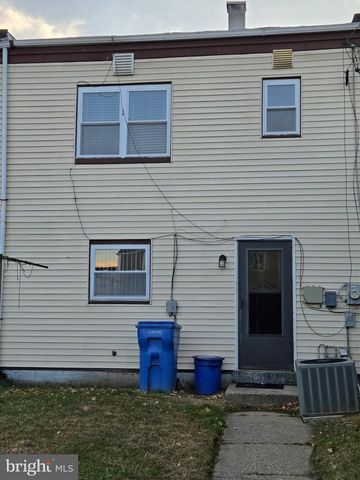 2416 FLEETWING DR, Levittown, PA 19057