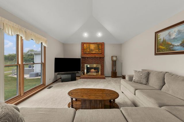 1384 President Street, Glendale Heights, IL 60139