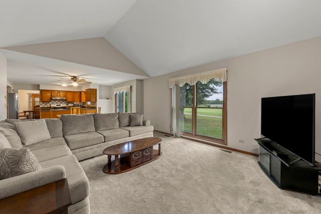 1384 President Street, Glendale Heights, IL 60139
