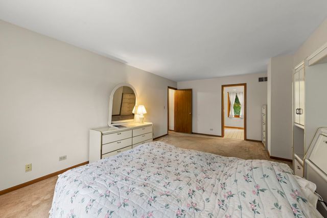 1384 President Street, Glendale Heights, IL 60139