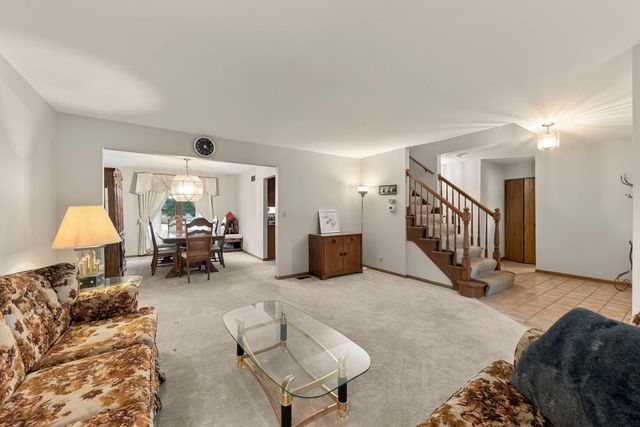 1384 President Street, Glendale Heights, IL 60139
