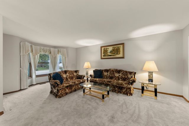1384 President Street, Glendale Heights, IL 60139