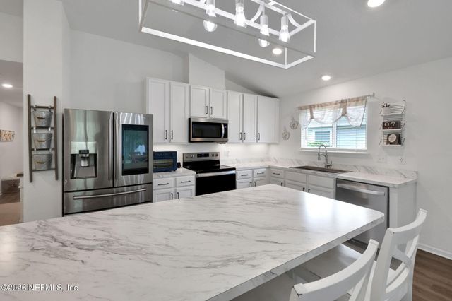 577 WILD ROSE Lane, Jacksonville, FL 32218