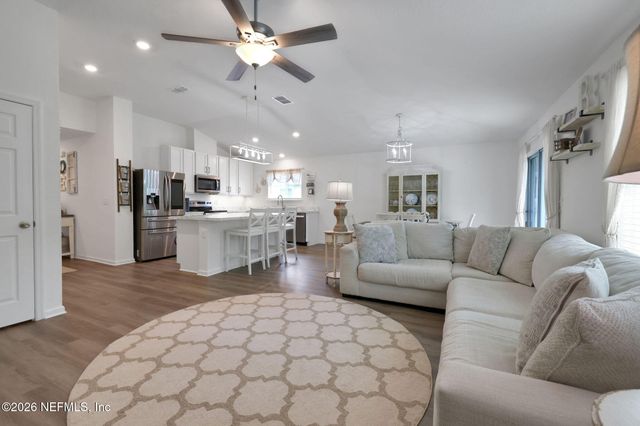 577 WILD ROSE Lane, Jacksonville, FL 32218