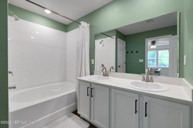 577 WILD ROSE Lane, Jacksonville, FL 32218