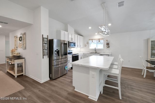 577 WILD ROSE Lane, Jacksonville, FL 32218
