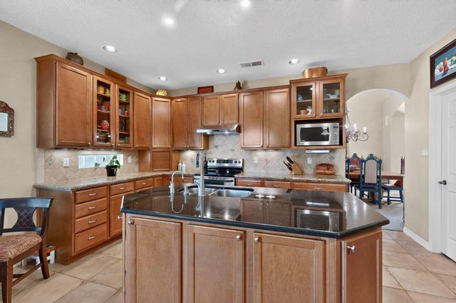 3463 White Horse Drive SE, Rio Rancho, NM 87124