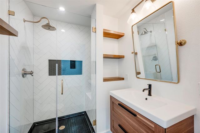 5237 Sendero Hills PKWY, Austin, TX 78724