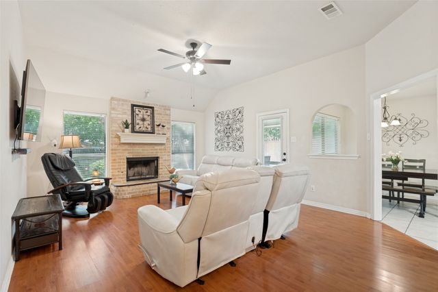 521 Wild Springs Drive, Midlothian, TX 76065