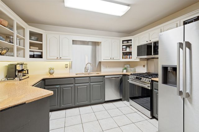 521 Wild Springs Drive, Midlothian, TX 76065