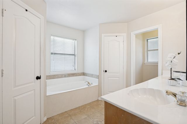 521 Wild Springs Drive, Midlothian, TX 76065