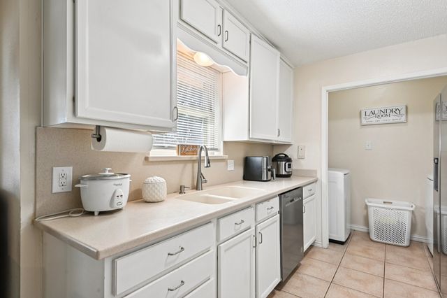 2106 Avalon Lane, Arlington, TX 76014