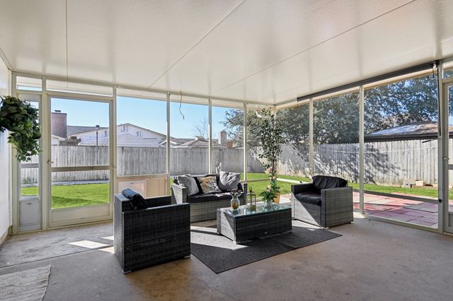 2106 Avalon Lane, Arlington, TX 76014