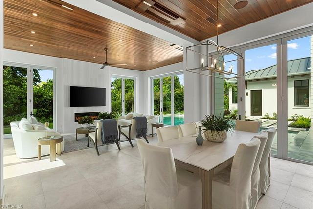 774 GOLF DR, Naples, FL 34102