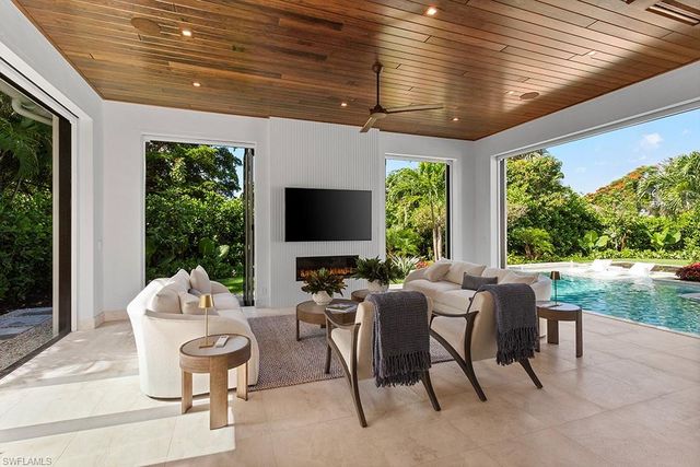 774 GOLF DR, Naples, FL 34102