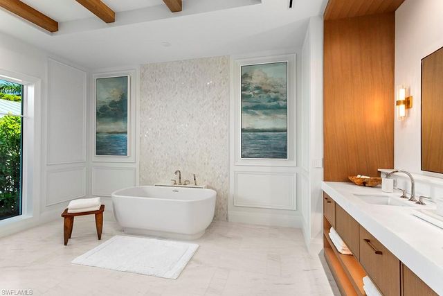 774 GOLF DR, Naples, FL 34102