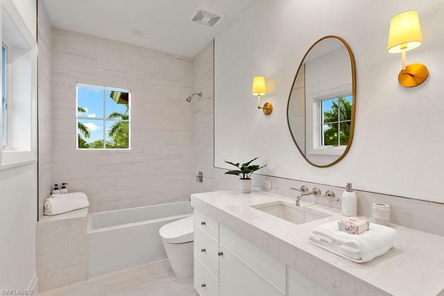 774 GOLF DR, Naples, FL 34102