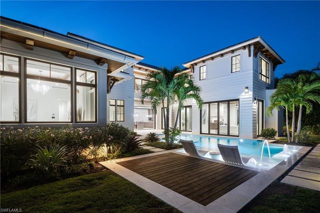 774 GOLF DR, Naples, FL 34102