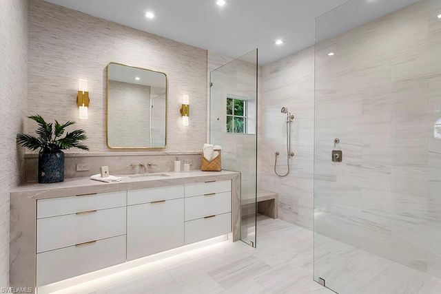 774 GOLF DR, Naples, FL 34102
