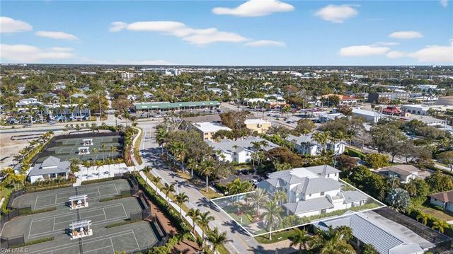 774 GOLF DR, Naples, FL 34102