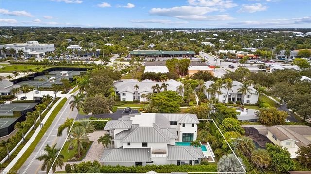 774 GOLF DR, Naples, FL 34102