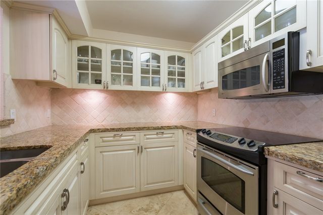 855 Dahlia Lane 102, Vero Beach, FL 32963