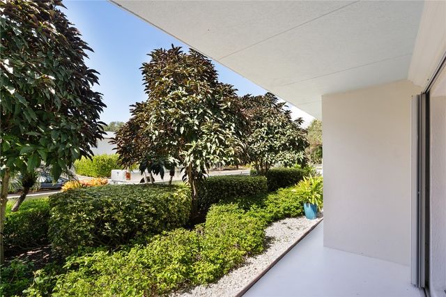 855 Dahlia Lane 102, Vero Beach, FL 32963
