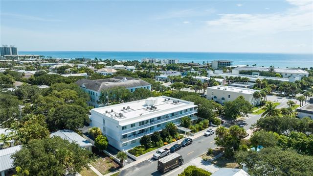 855 Dahlia Lane 102, Vero Beach, FL 32963