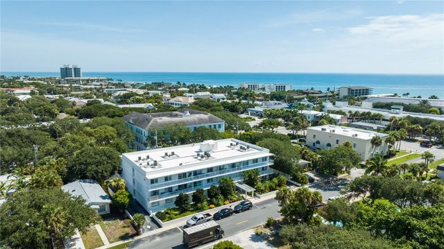 855 Dahlia Lane 102, Vero Beach, FL 32963