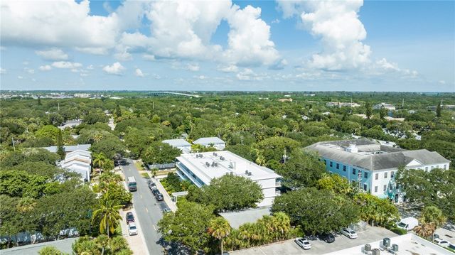 855 Dahlia Lane 102, Vero Beach, FL 32963