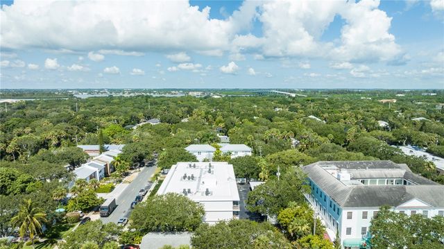 855 Dahlia Lane 102, Vero Beach, FL 32963