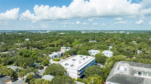 855 Dahlia Lane 102, Vero Beach, FL 32963
