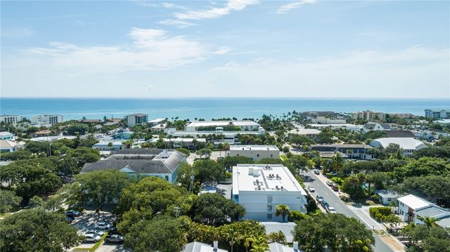 855 Dahlia Lane 102, Vero Beach, FL 32963