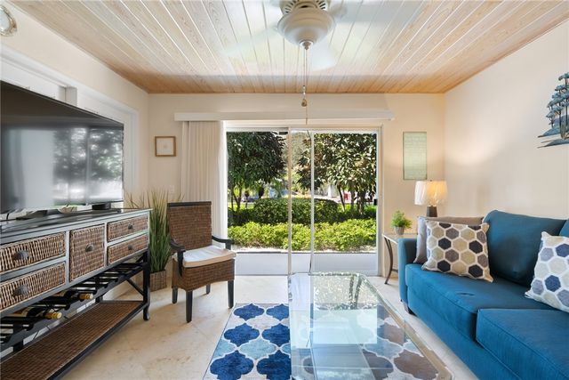 855 Dahlia Lane 102, Vero Beach, FL 32963