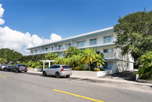 855 Dahlia Lane 102, Vero Beach, FL 32963