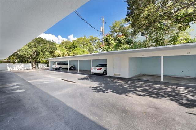 855 Dahlia Lane 102, Vero Beach, FL 32963