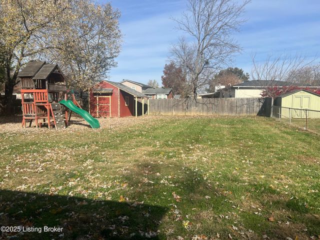 9211 N Pirogue Ct, Jeffersontown, KY 40299