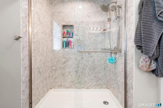 9 Columbus Avenue, Greenwich, CT 06830