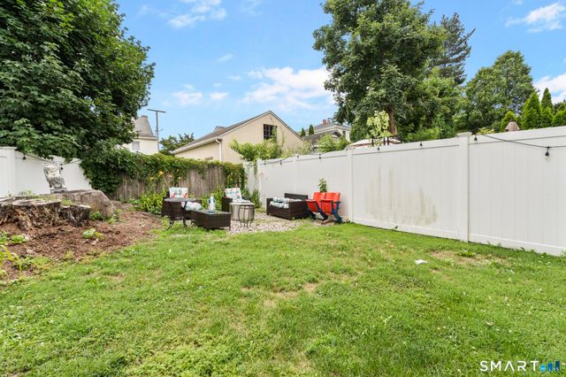 9 Columbus Avenue, Greenwich, CT 06830