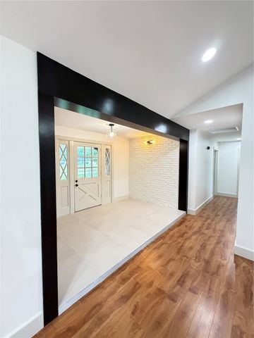7007 Pine Grove Drive, Houston, TX 77092