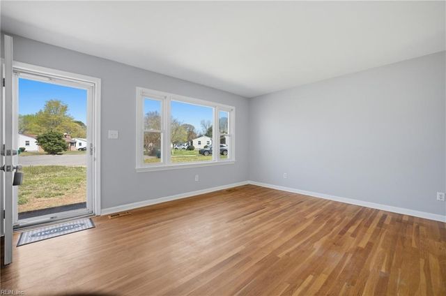 219 Goode DR, Newport News, VA 23602