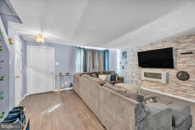 195 VILLA KNOLL CT, Sicklerville, NJ 08081