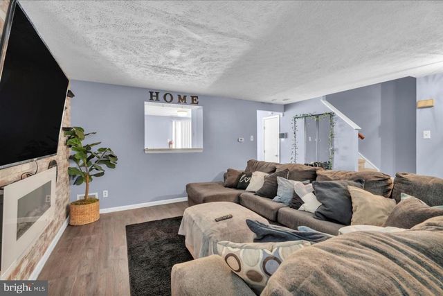 195 VILLA KNOLL CT, Sicklerville, NJ 08081