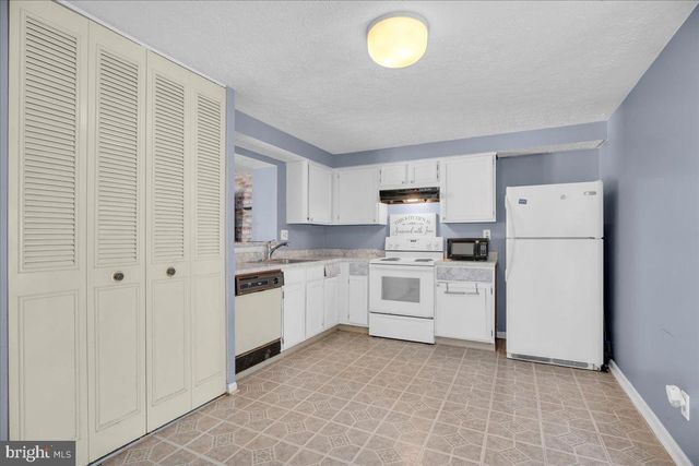 195 VILLA KNOLL CT, Sicklerville, NJ 08081