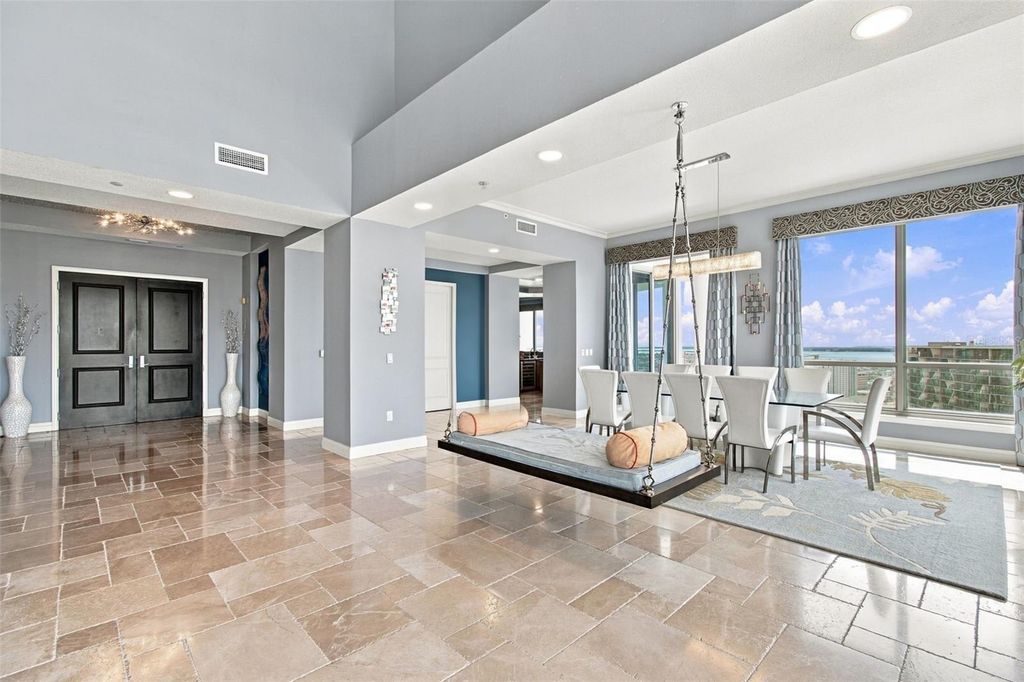 Image 19 of property listing at 1209 E CUMBERLAND AVENUE 2901, Tampa, FL 33602