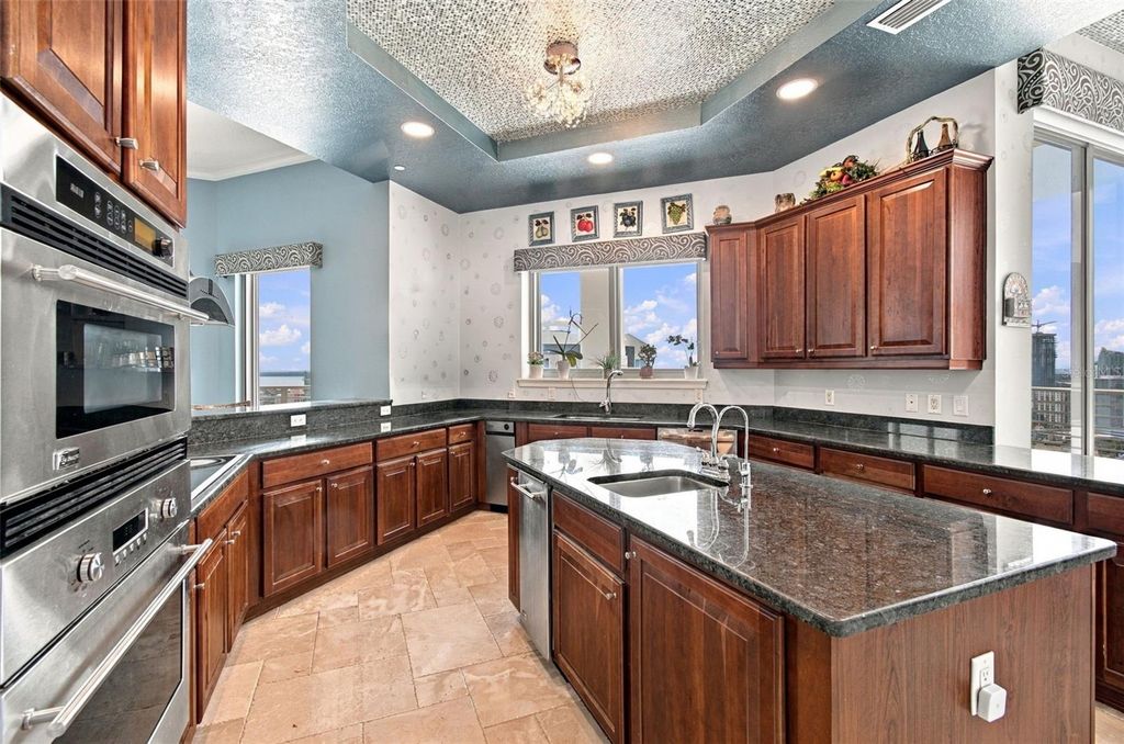 Image 26 of property listing at 1209 E CUMBERLAND AVENUE 2901, Tampa, FL 33602