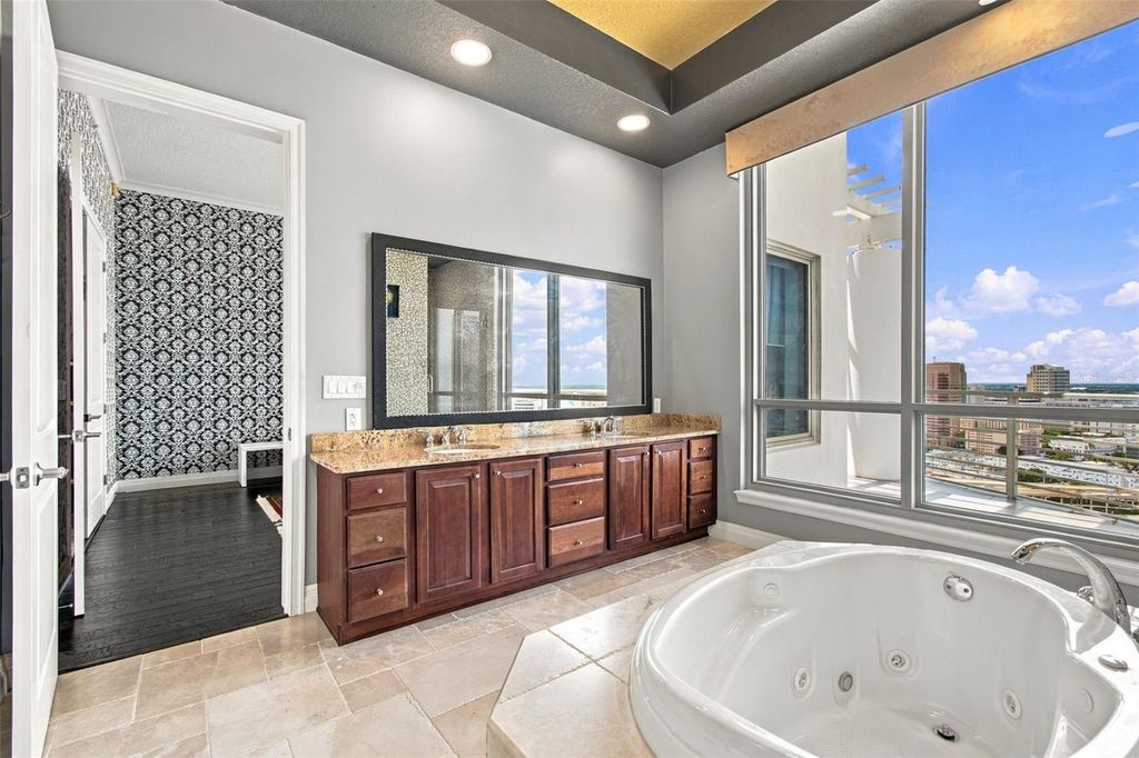 Image 40 of property listing at 1209 E CUMBERLAND AVENUE 2901, Tampa, FL 33602
