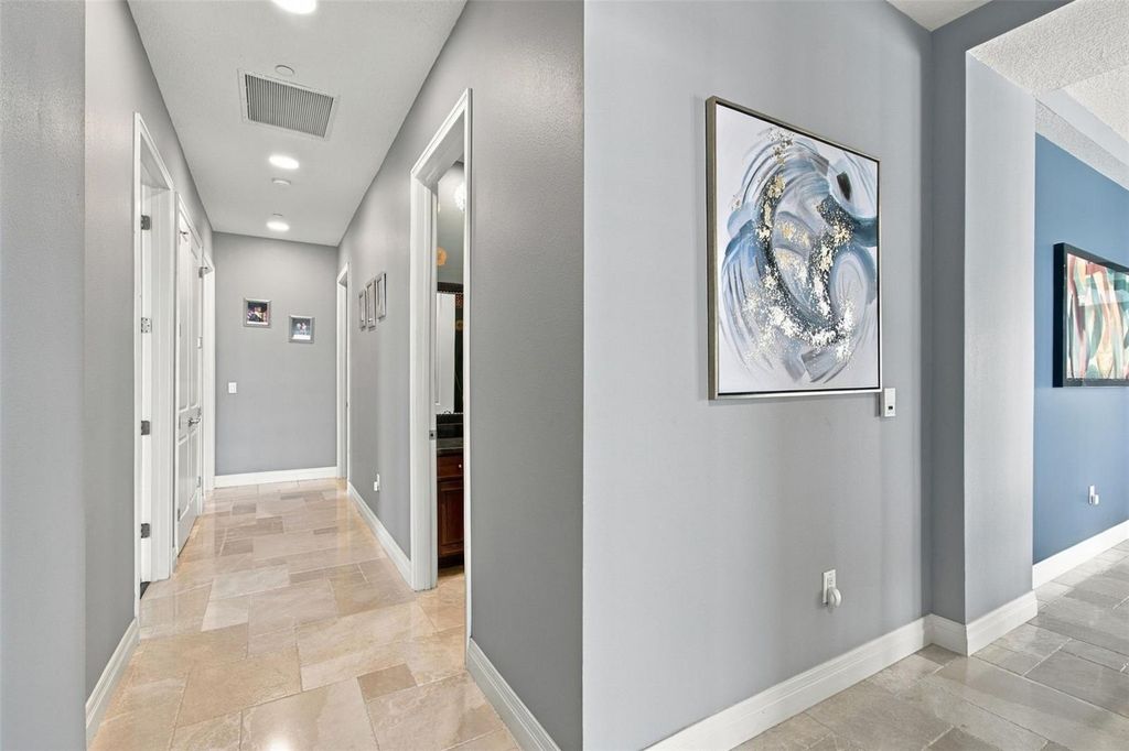 Image 44 of property listing at 1209 E CUMBERLAND AVENUE 2901, Tampa, FL 33602