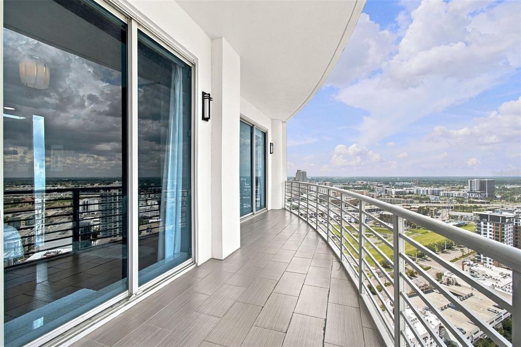 Image 58 of property listing at 1209 E CUMBERLAND AVENUE 2901, Tampa, FL 33602
