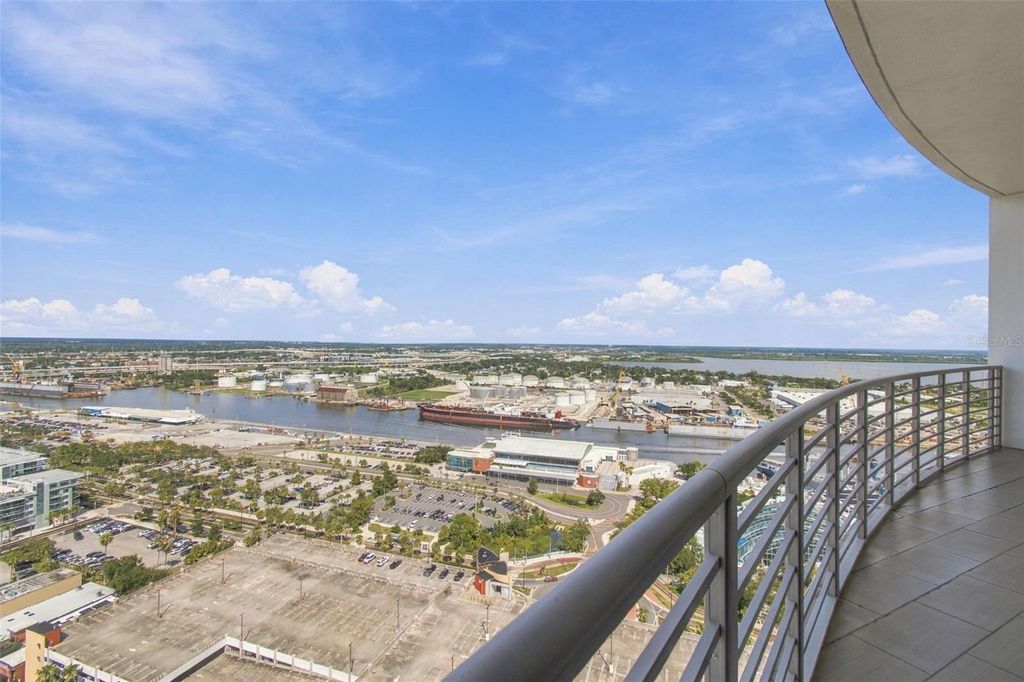 Image 60 of property listing at 1209 E CUMBERLAND AVENUE 2901, Tampa, FL 33602